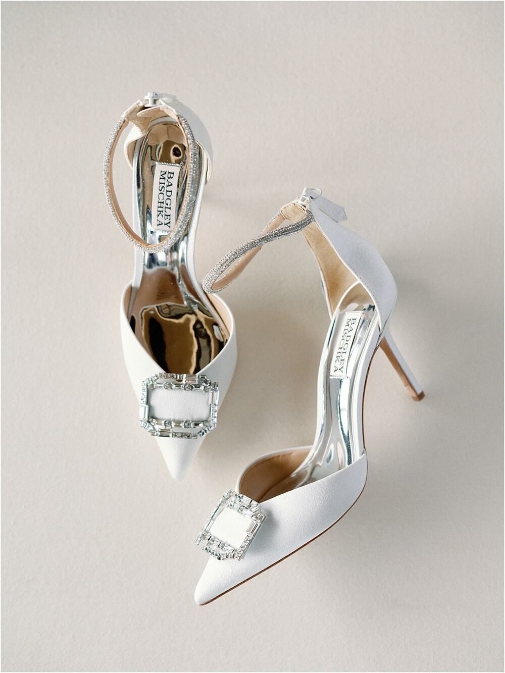 BadgleyโMischka White Crystal Embellished Pointed Toe Pumps โ Size 5